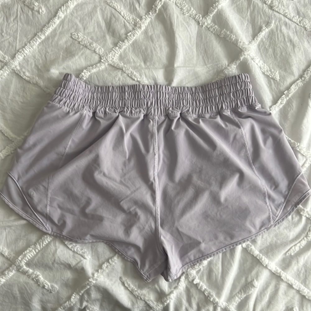 Lululemon 2.5 hottie hot shorts - light purple/lavender